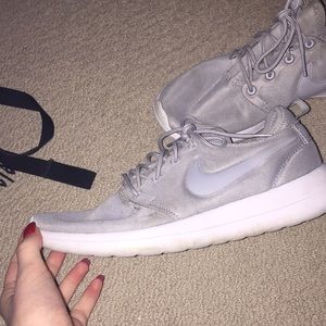 Roshe Nike Sneakers